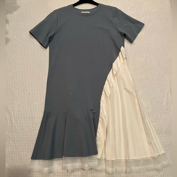 SALE !!!!!ONUOLAVICHU gray dress with short sleeves - Picture 3 of 8